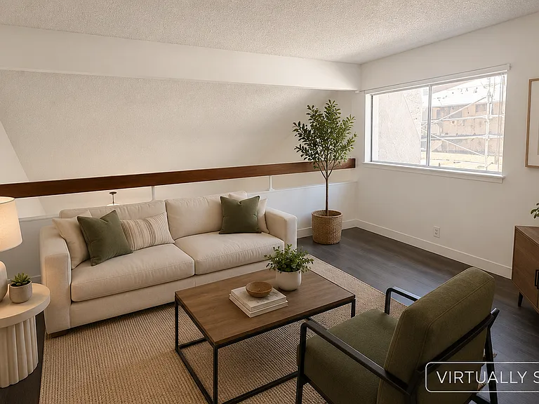 46 Christamon W — Photo 22