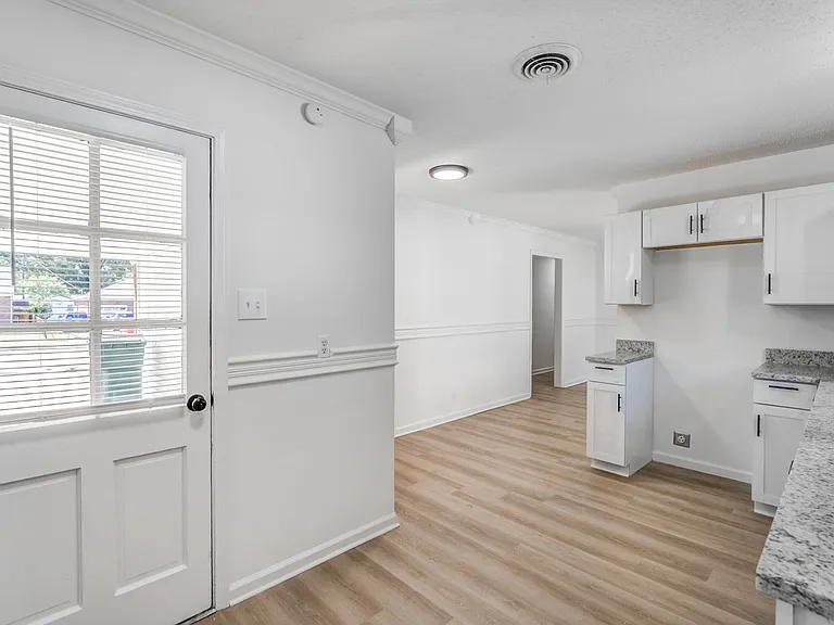 8398 Booneville Dr — Photo 13