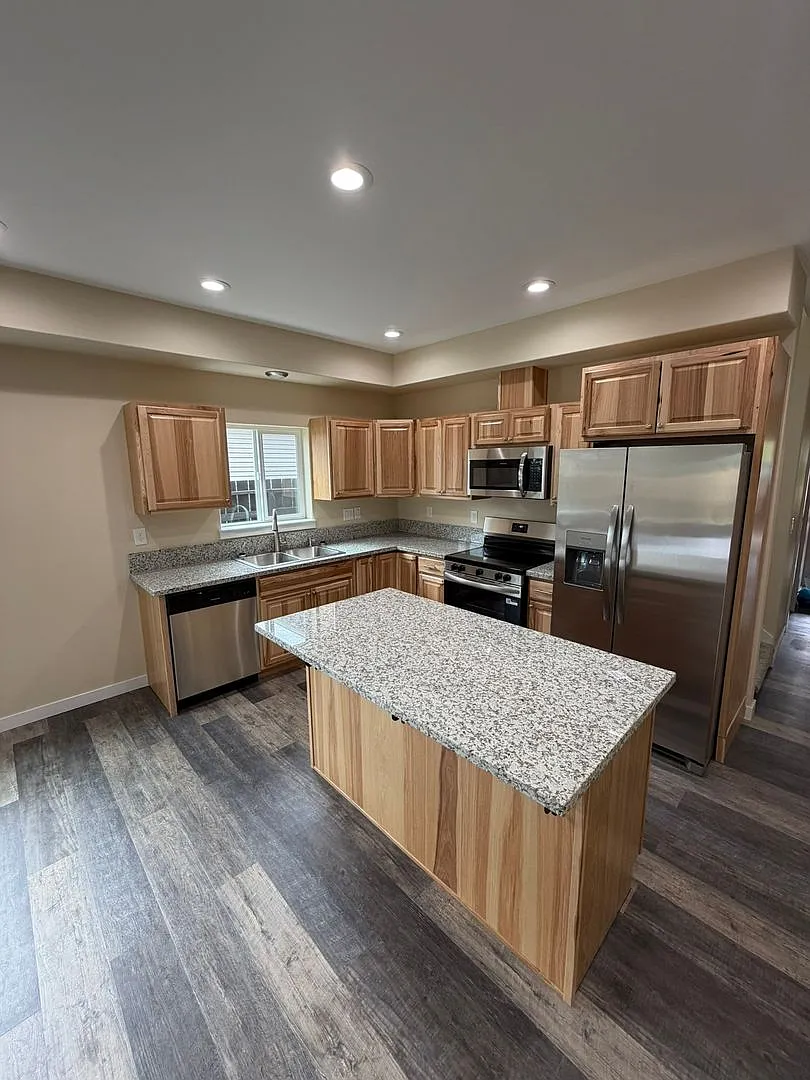 441 Denver St SE — Photo 3
