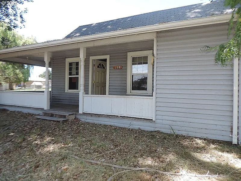 314 NW 2nd St photo 1