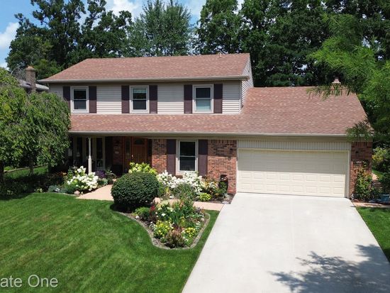 1309 Player Dr, Troy, MI 48085
