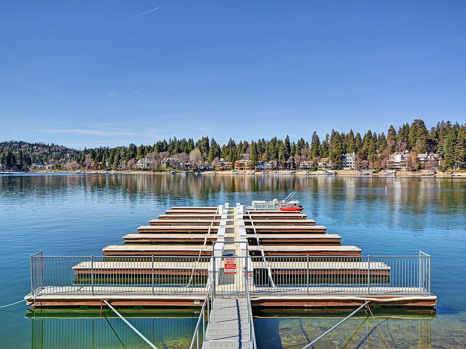 2nd image of 352 Lake Resort #52