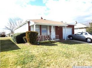 61 Bonaire Dr, Toms River, NJ 08757
