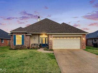 5825 Bluebonnett Dr, Bossier City, LA 71112