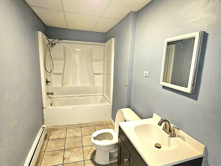 141 Crown St #2 — Photo 8