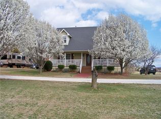 811 E Huntsville Rd, Fayetteville, AR 72701