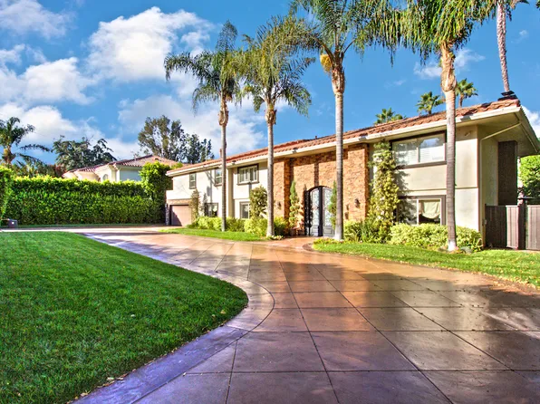 19107 Wells Dr, Tarzana, CA 91356