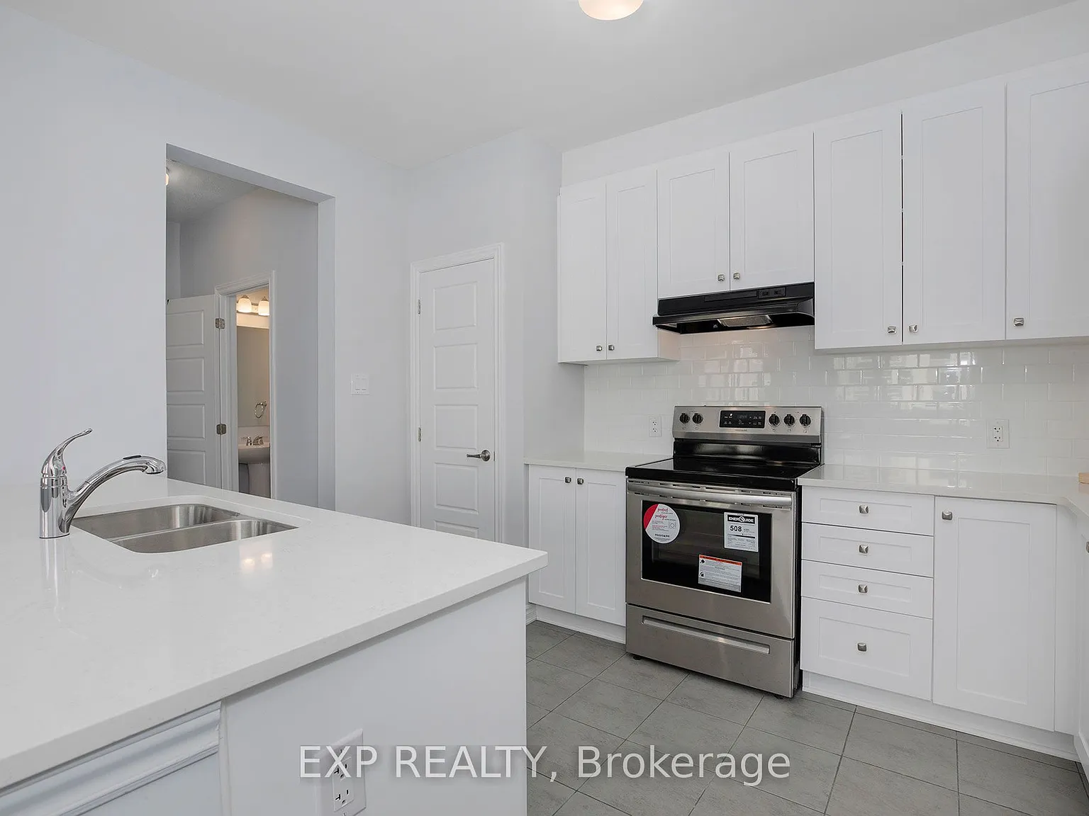 2 bed, $2,400 — Photo 4