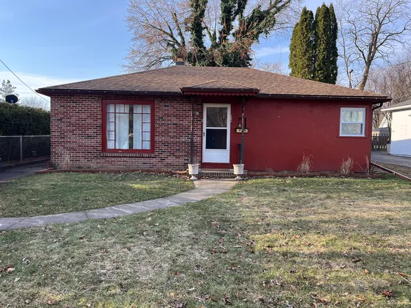121 Holloway Rd, Rochester, NY 14610