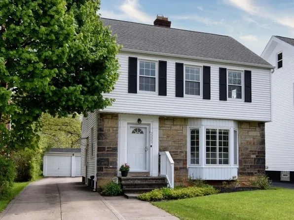 2223 Cranston Rd, University Heights, OH 44118