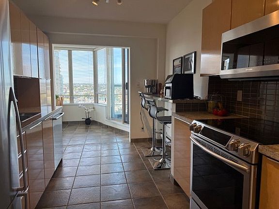 4th image of 1003 Pacific St #1414