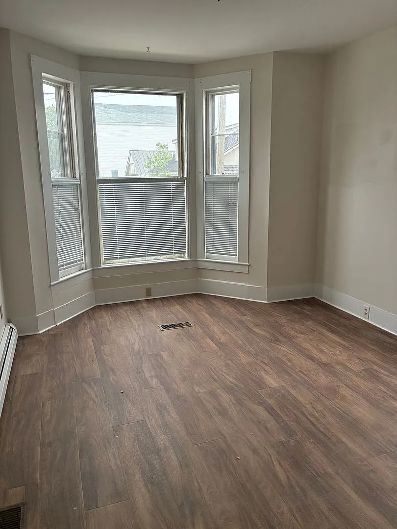 18 Fifth St — Photo 4