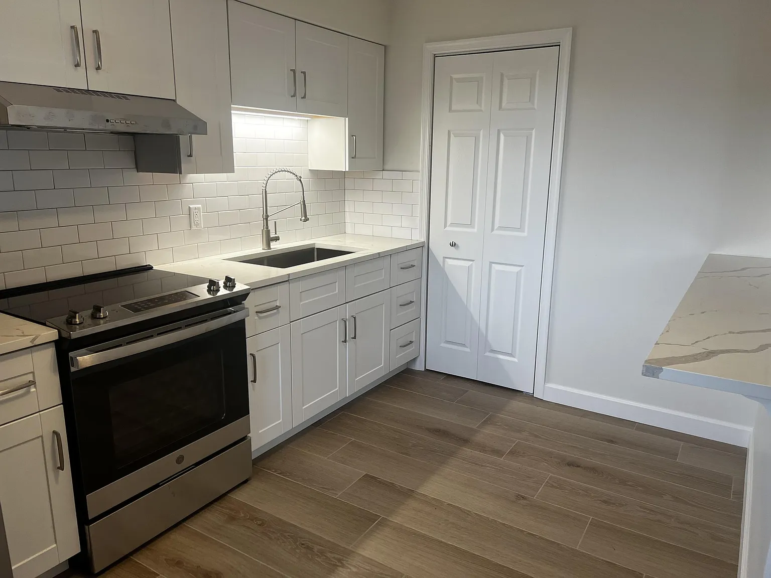 1 bed, 1.0 bath, 512 sqft, $1,750 — Photo 2