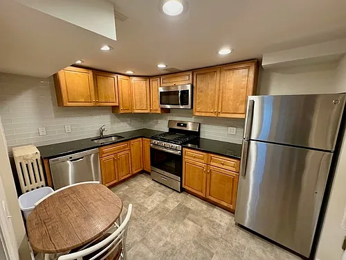 81-83 Perthshire Rd #B Photo 1 81-83 Perthshire Rd #B Photo 1
