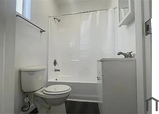 1190 3/4 W 38th St #A — Photo 6