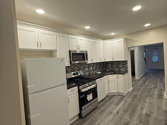 5th image of 1333 N Walnut St