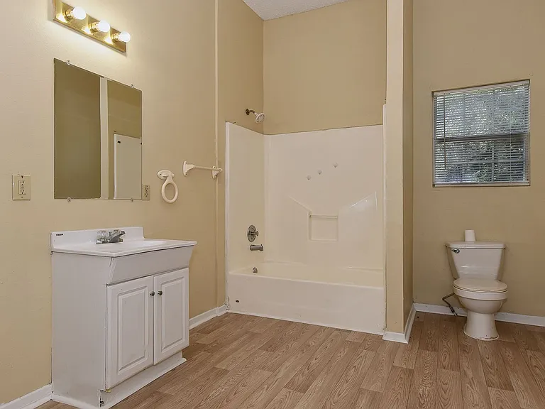 418 FM 513 S — Photo 20