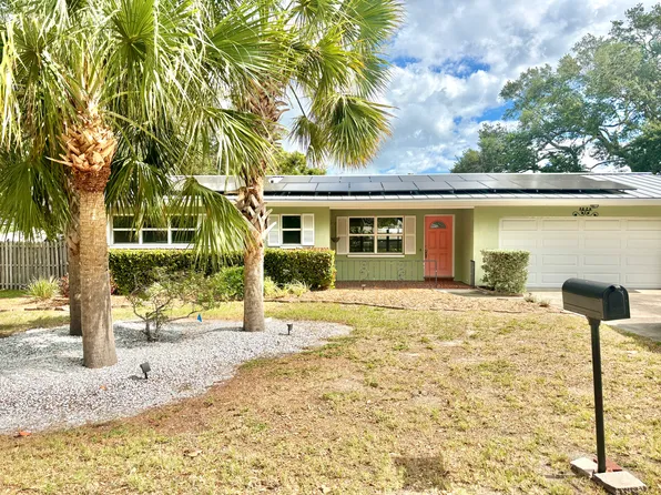 3025 Del Rio Dr, Belleair Bluffs, FL 33770