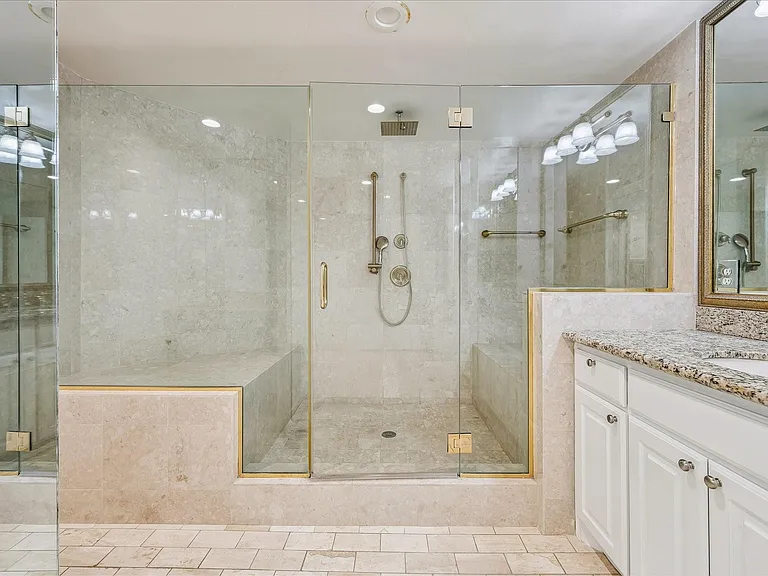 21 Briar Hollow Ln #501 — Photo 15