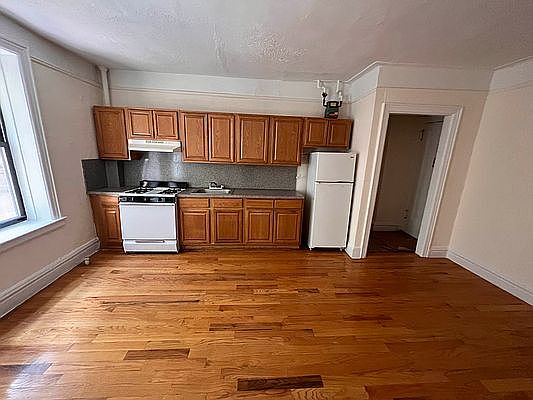 1st image of 25 Seaman Ave #4F