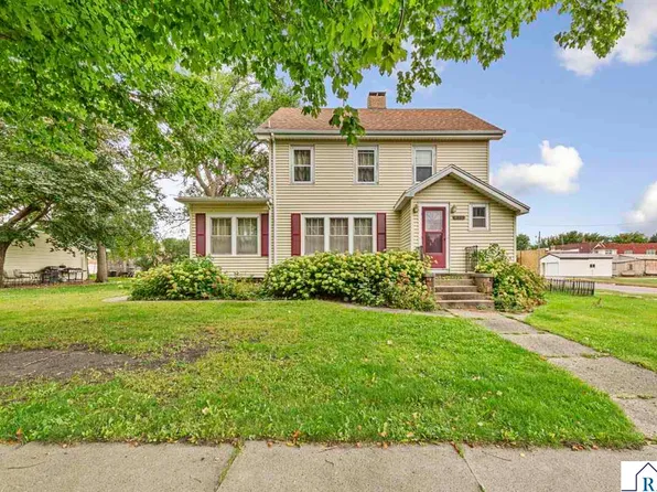 211 Park St N, Minnesota Lake, MN 56068