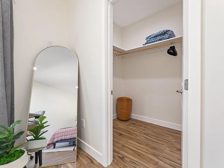 10840 Memory Park Ave — Photo 15