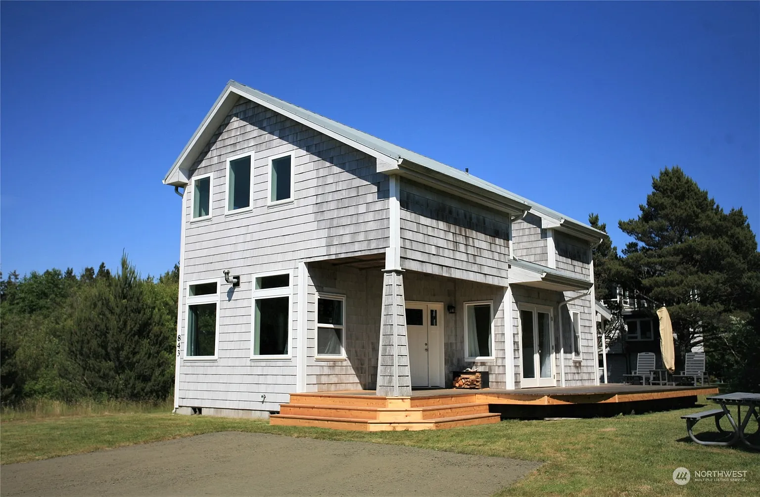 843 Salmonberry Road photo 1