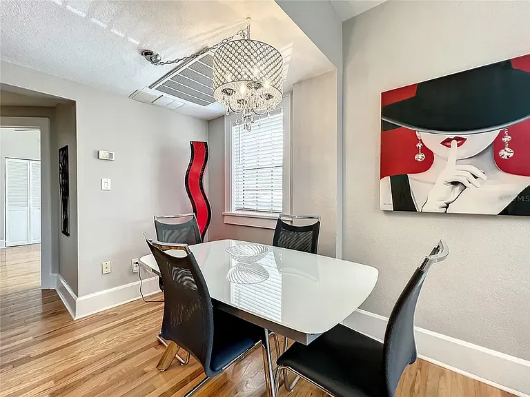 210 22nd Ave NE #2 — Photo 7