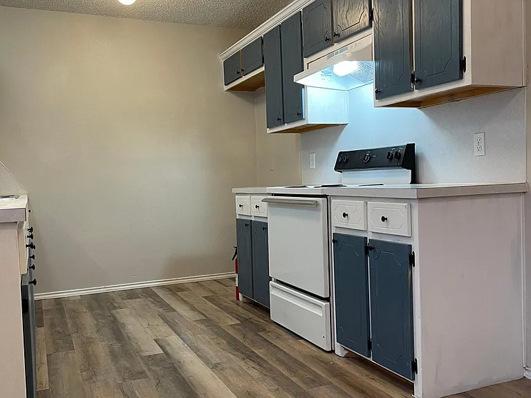 1110 Ironton Ave — Photo 1