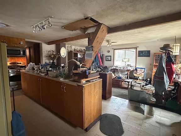 4th image of 10981 Deer Valley Rd