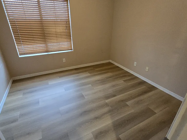 1051 S Maverick St — Photo 11