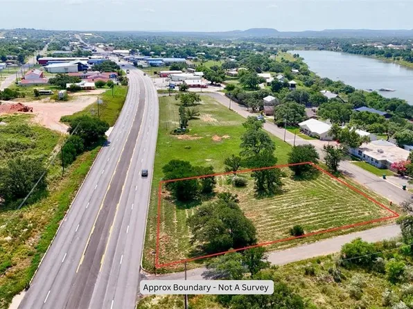 W Sunset Drive, Llano, TX 78643