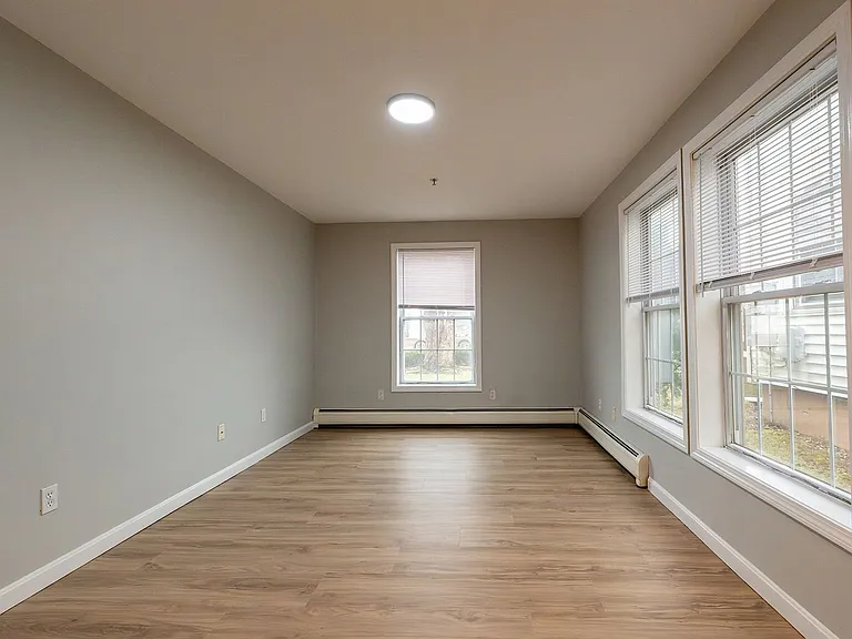 1144 North Ave — Photo 4