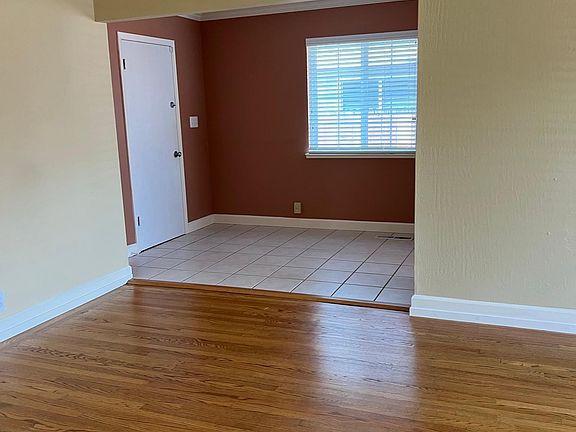 4th image of 1556 Hawes Ct