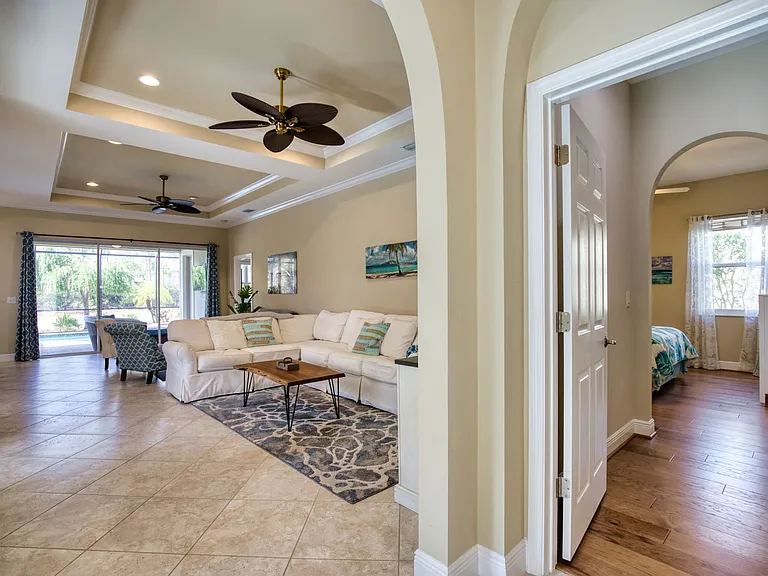 116 Pesaro Dr — Photo 11