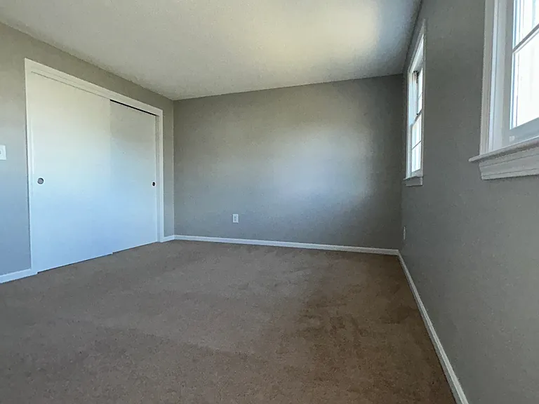 534 Fox Hollow Dr — Photo 4