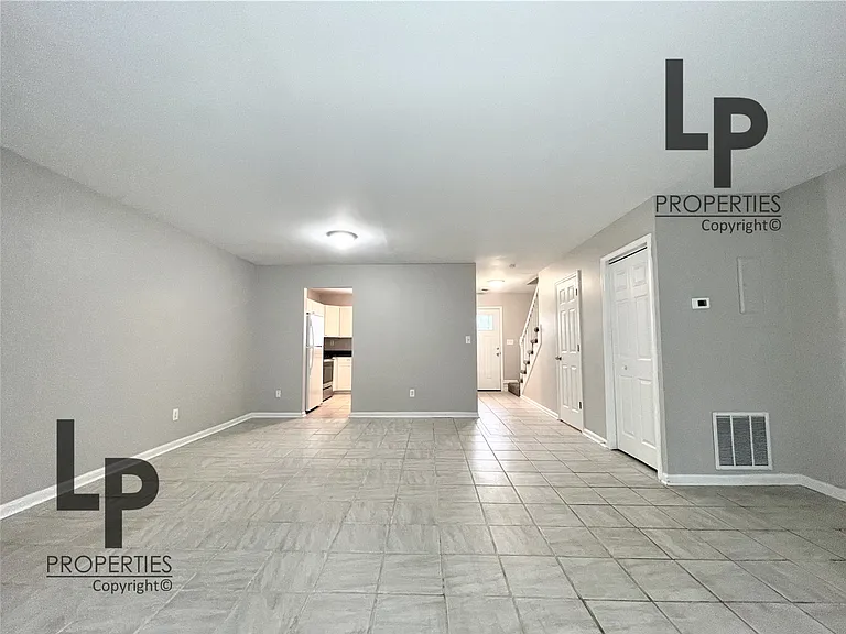 1488 Deer Lake Cir — Photo 6