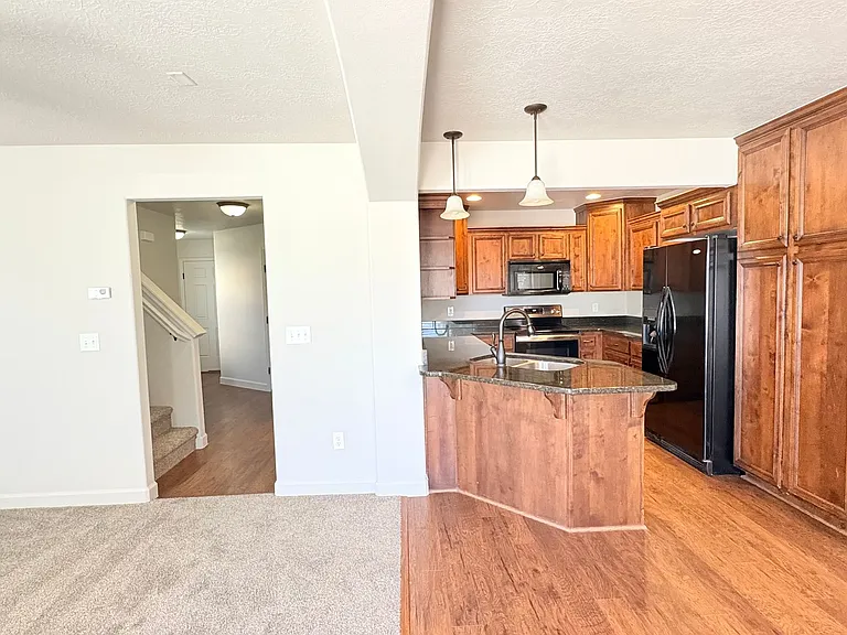 173 E Fiddlers Canyon Rd #1 — Photo 7