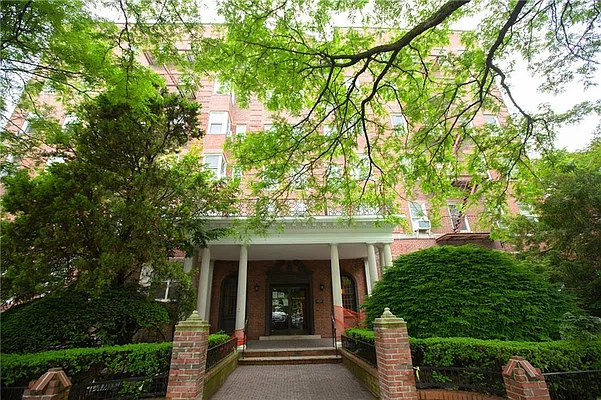 Sold by Remax Edge | media 1