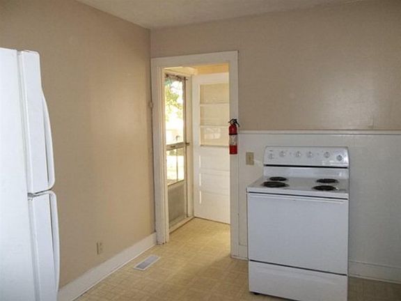 5th image of 207 Marian Dr