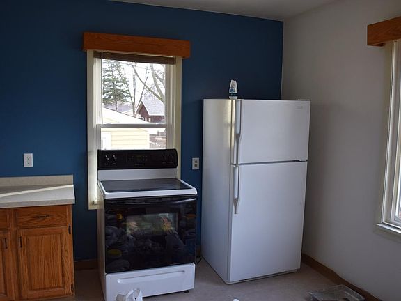 3rd image of 815 Madison Ave #1