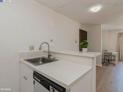 (Undisclosed Address), Oakland, CA, 94611