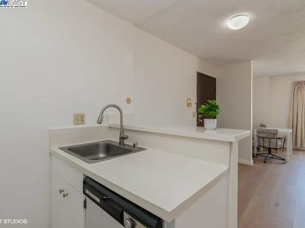 (undisclosed Address), Oakland, CA 94611