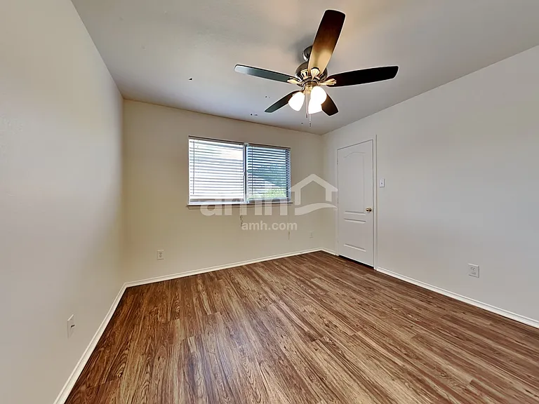 7017 Chaucer Dr — Photo 23