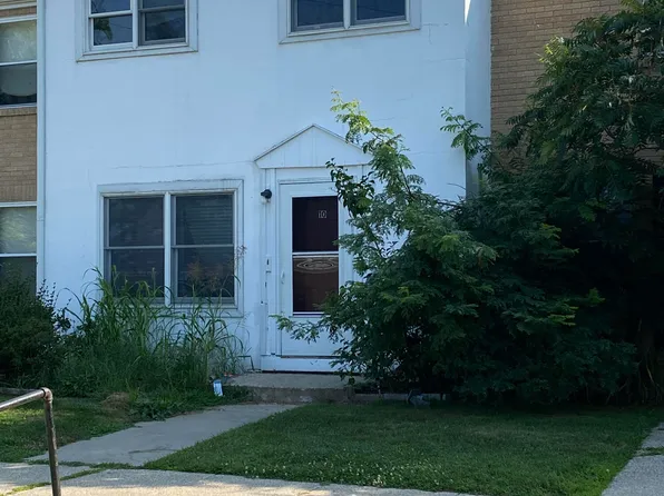 10 Meadow Hills Ln, Fremont, MI 49412
