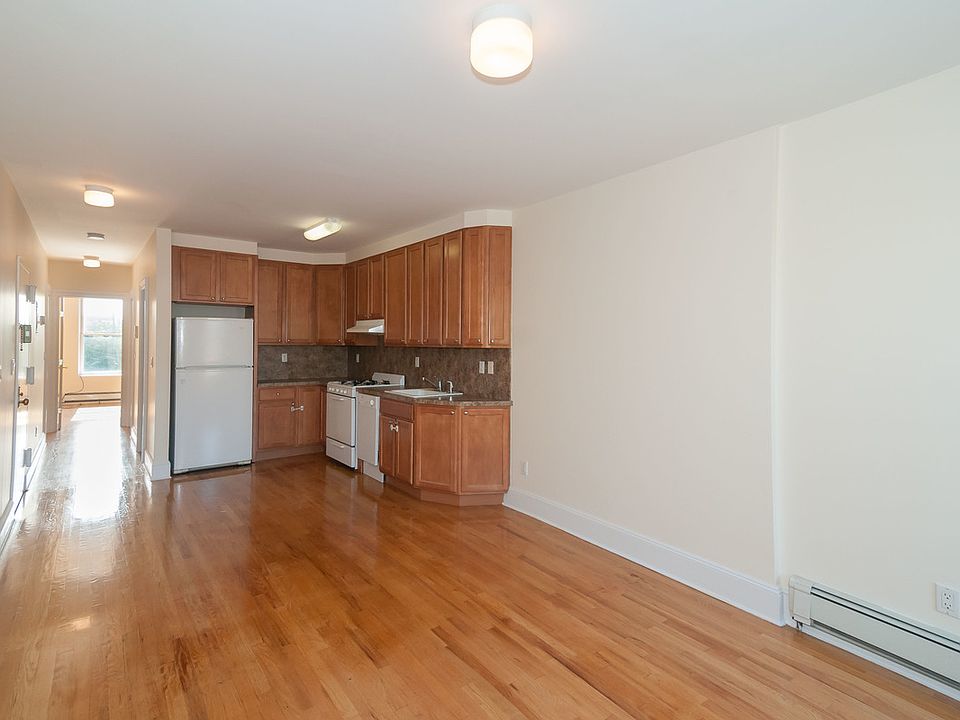 1st image of 435 Court St #1