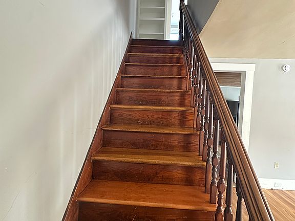 2nd image of 179 Maple Ave #A