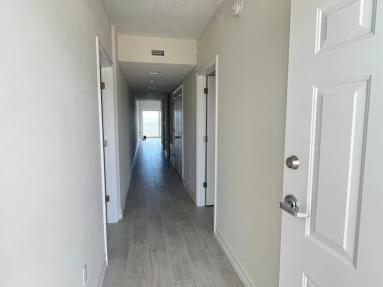 1805 Riverside Dr — Photo 27