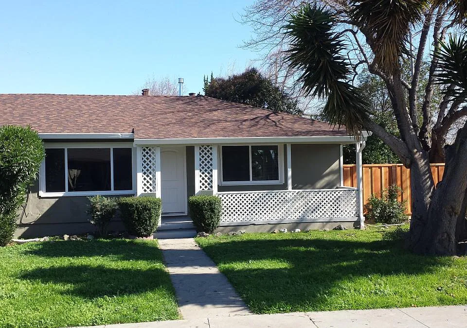 33 Wistaria Way
