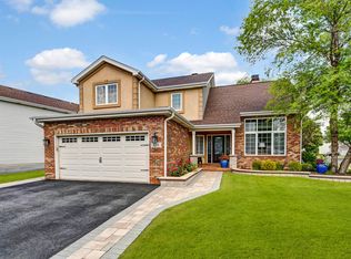 623 Haley Meadows Dr, Romeoville, IL 60446